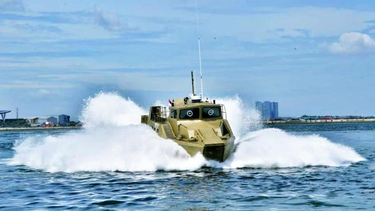 Combat Boat D-18