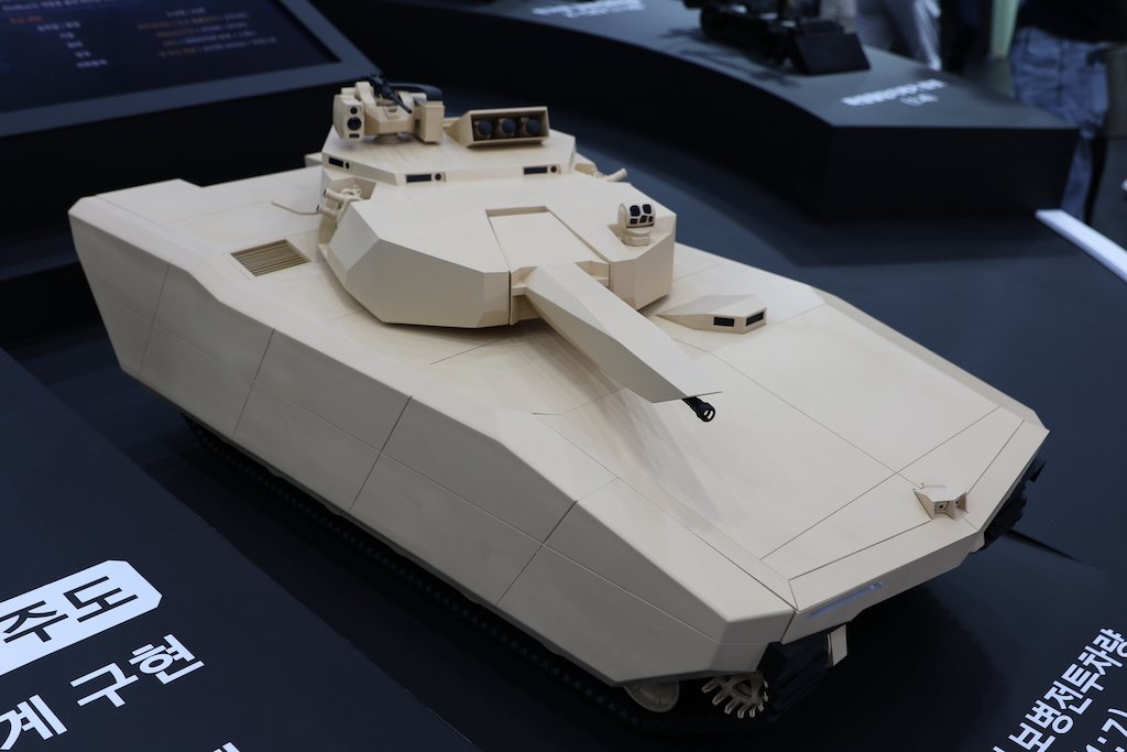 Even though Hanwha continues production of the K21 infantry fighting vehicle (IFV) for the Republic of Korea Army (ROKA), the conglomerate has already turned its attention to a next-generation replacement.