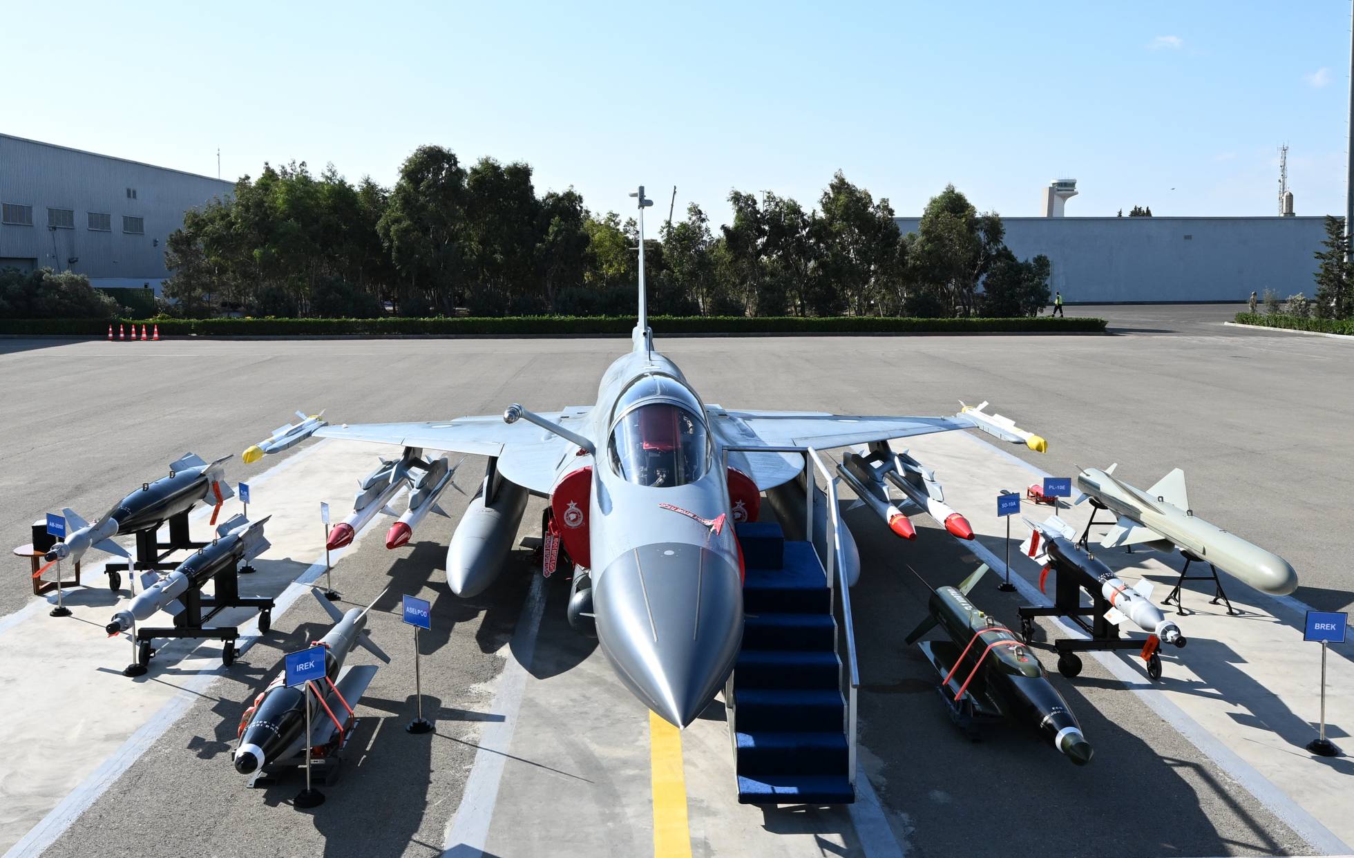 It’s Official: Azerbaijan Gets JF-17 Fighters